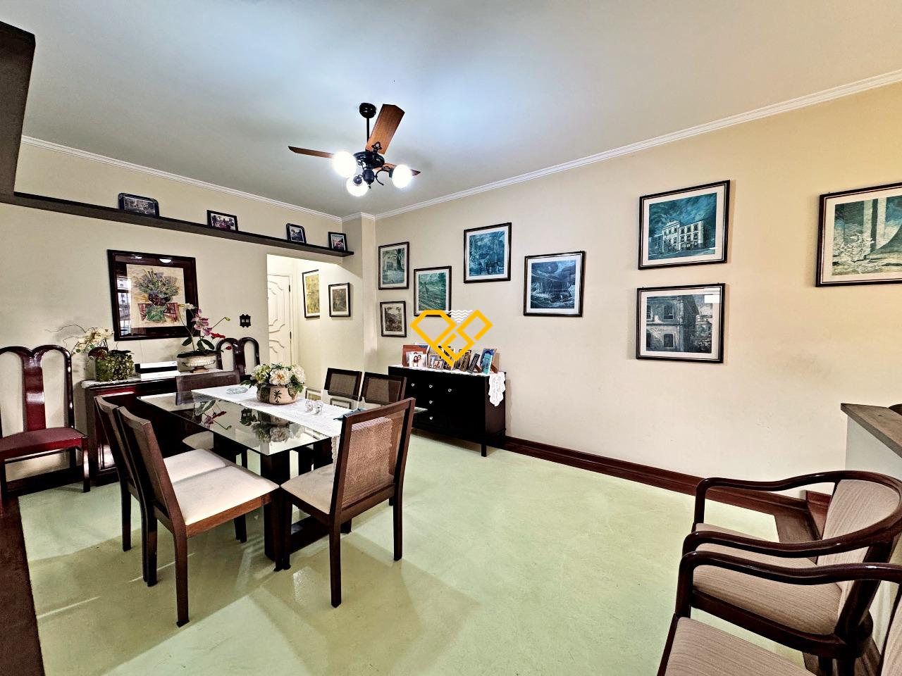 Apartamento à venda no Ponta da Praia: Sala