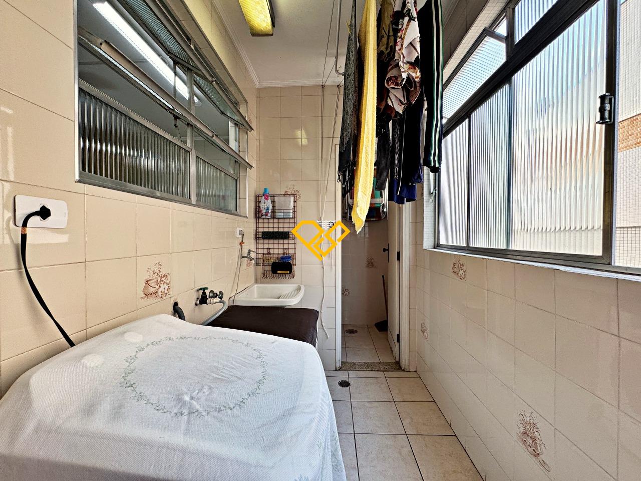 Apartamento à venda no Ponta da Praia: Área de serviço