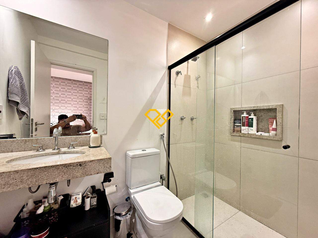 Apartamento à venda no Aparecida: Wc suíte