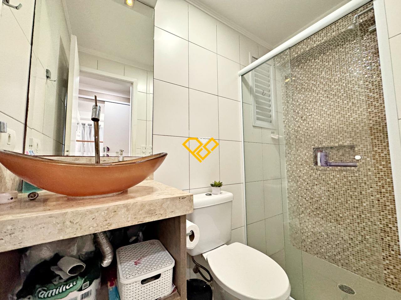 Apartamento à venda no Encruzilhada: Wc social