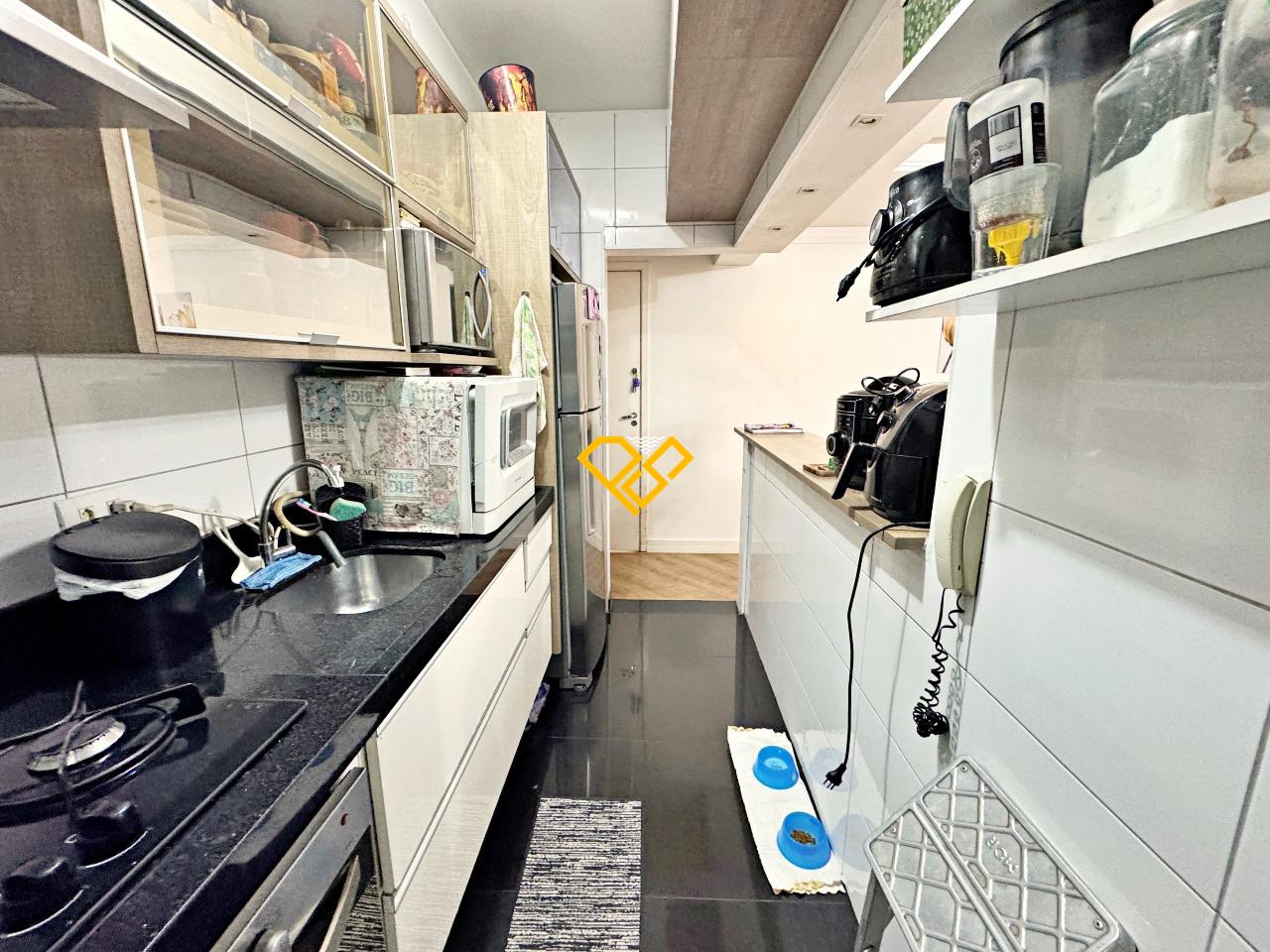 Apartamento à venda no Encruzilhada: Cozinha