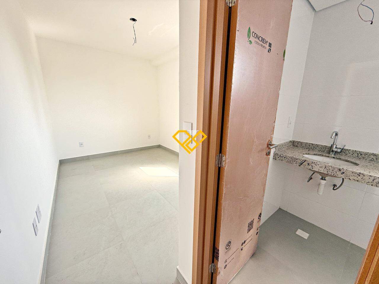 Apartamento à venda no Ponta da Praia: Suíte 2