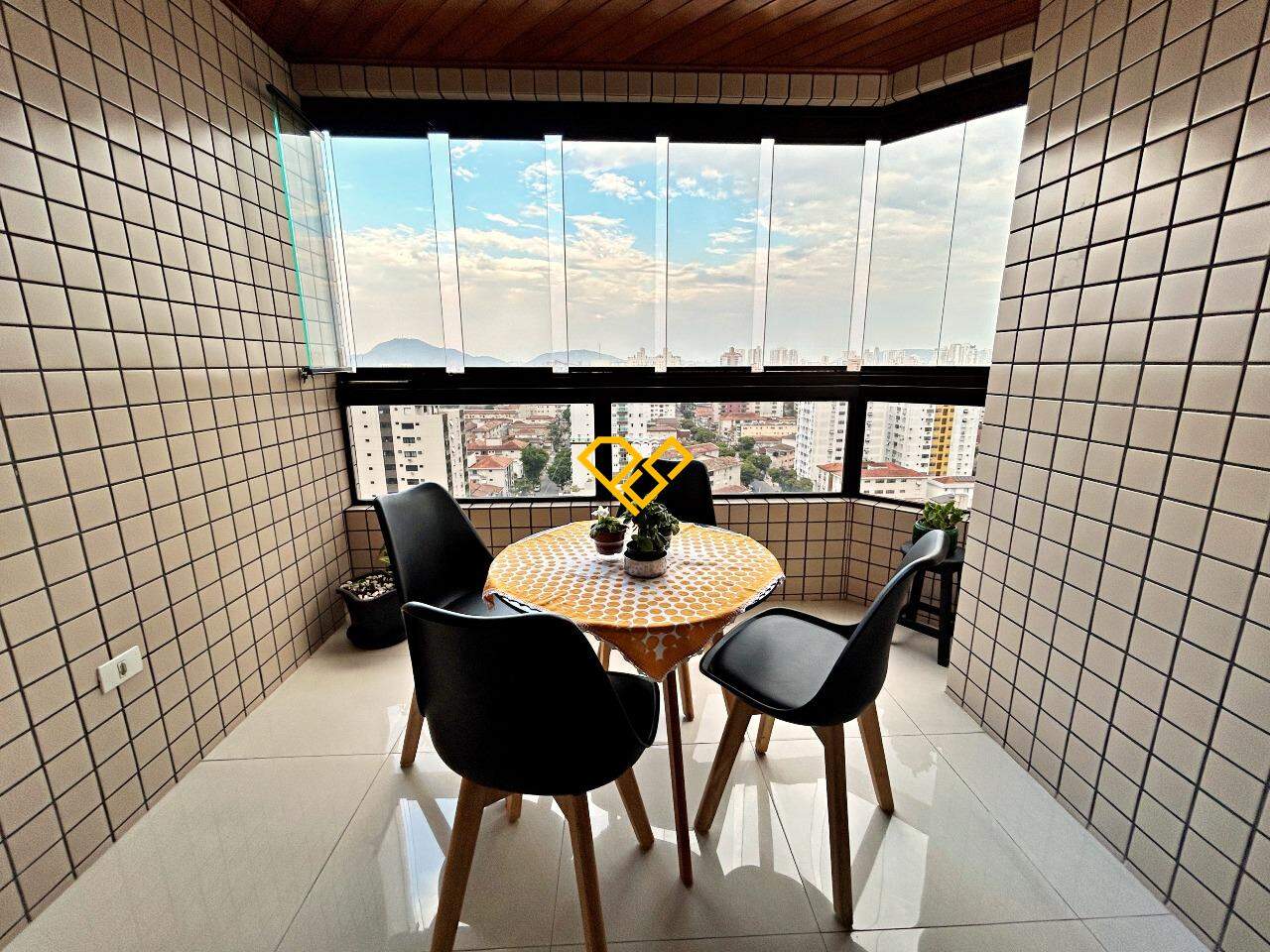 Apartamento à venda no Embaré: Varanda