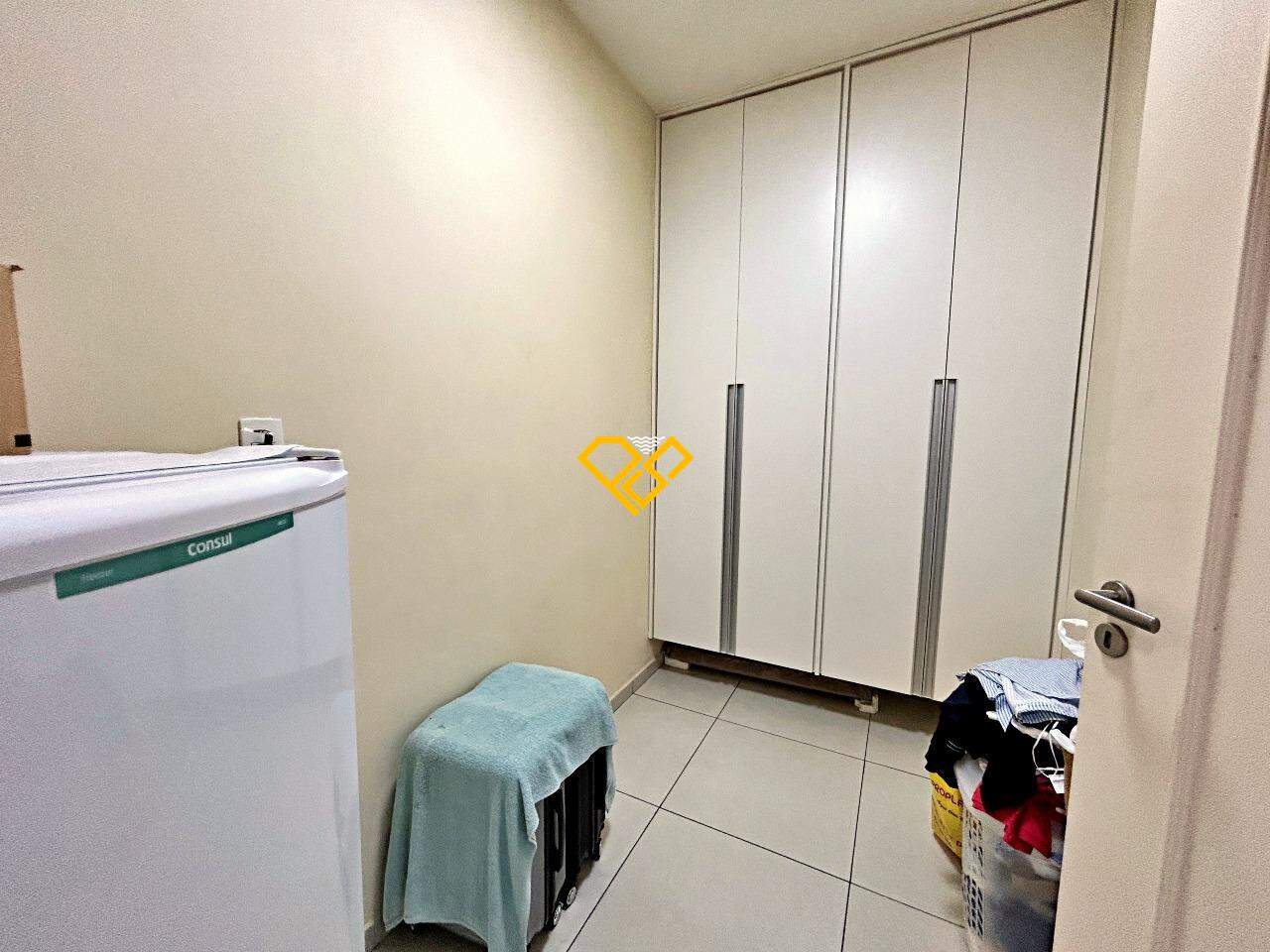Apartamento à venda no Embaré: Dependência