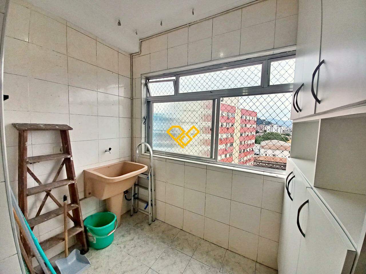 Apartamento à venda no Encruzilhada: Área de serviço