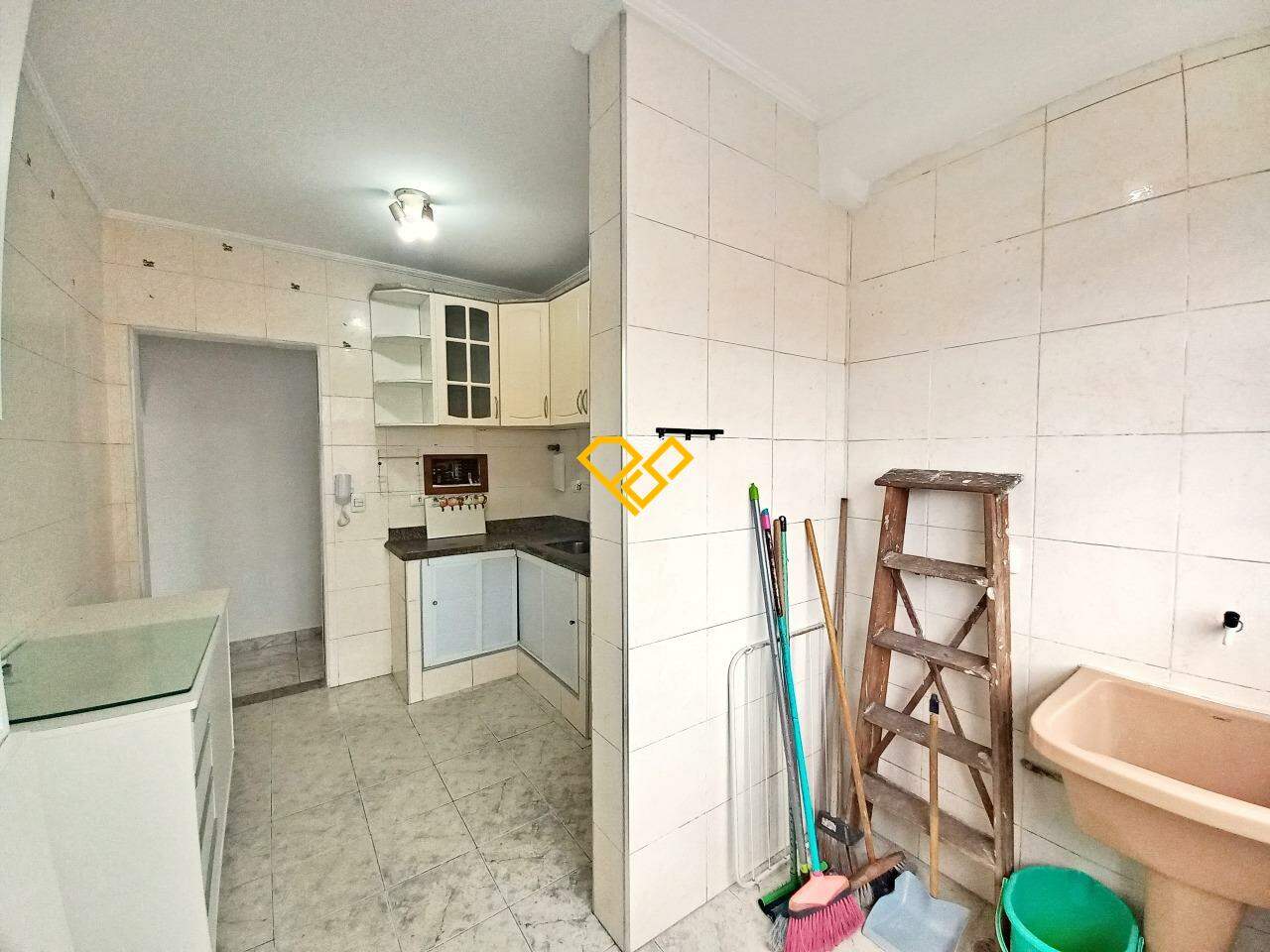 Apartamento à venda no Encruzilhada: Área de serviço
