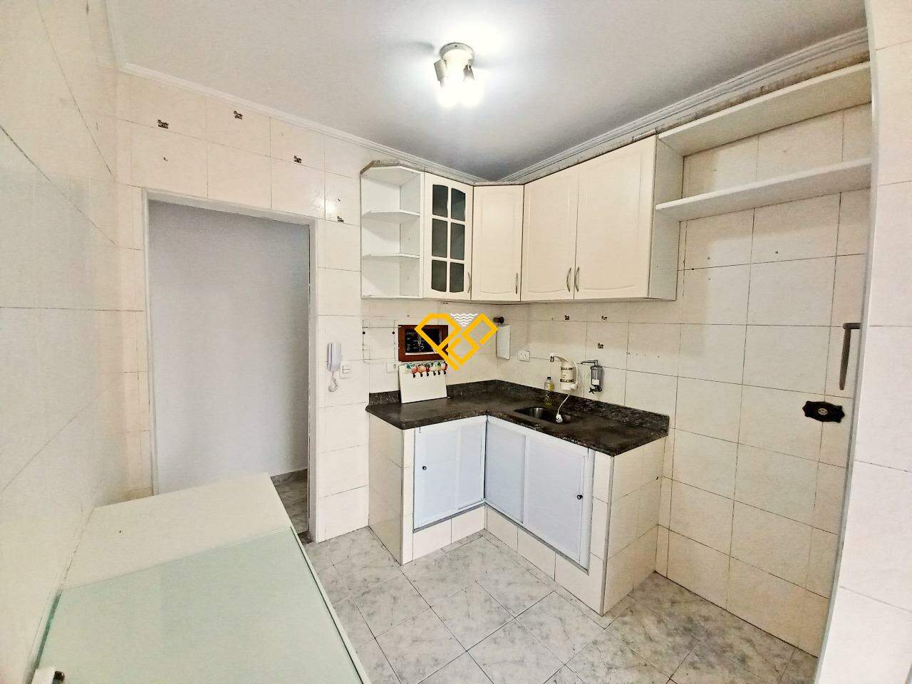 Apartamento à venda no Encruzilhada: Cozinha