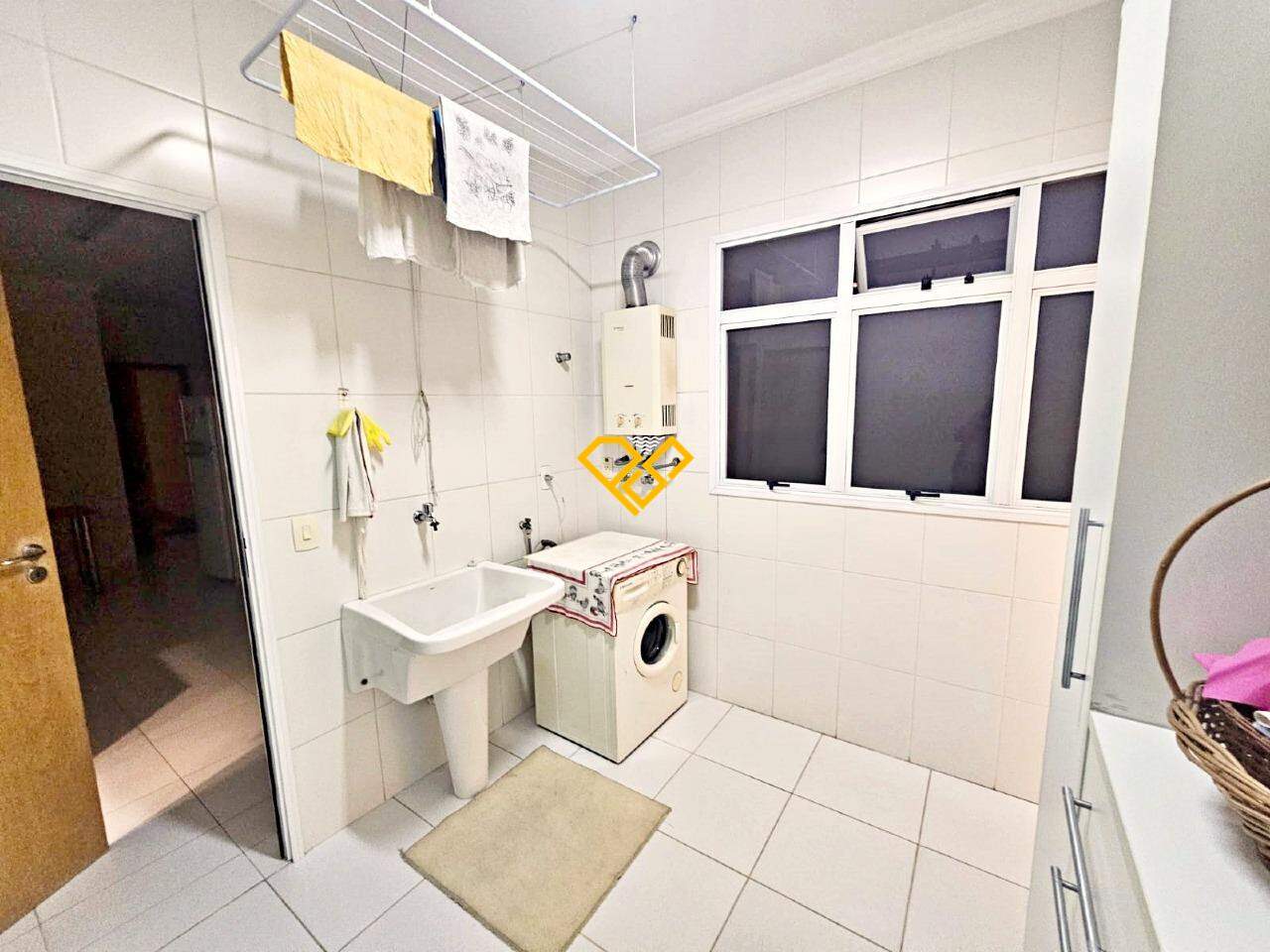 Apartamento à venda no Embaré: Área de serviço