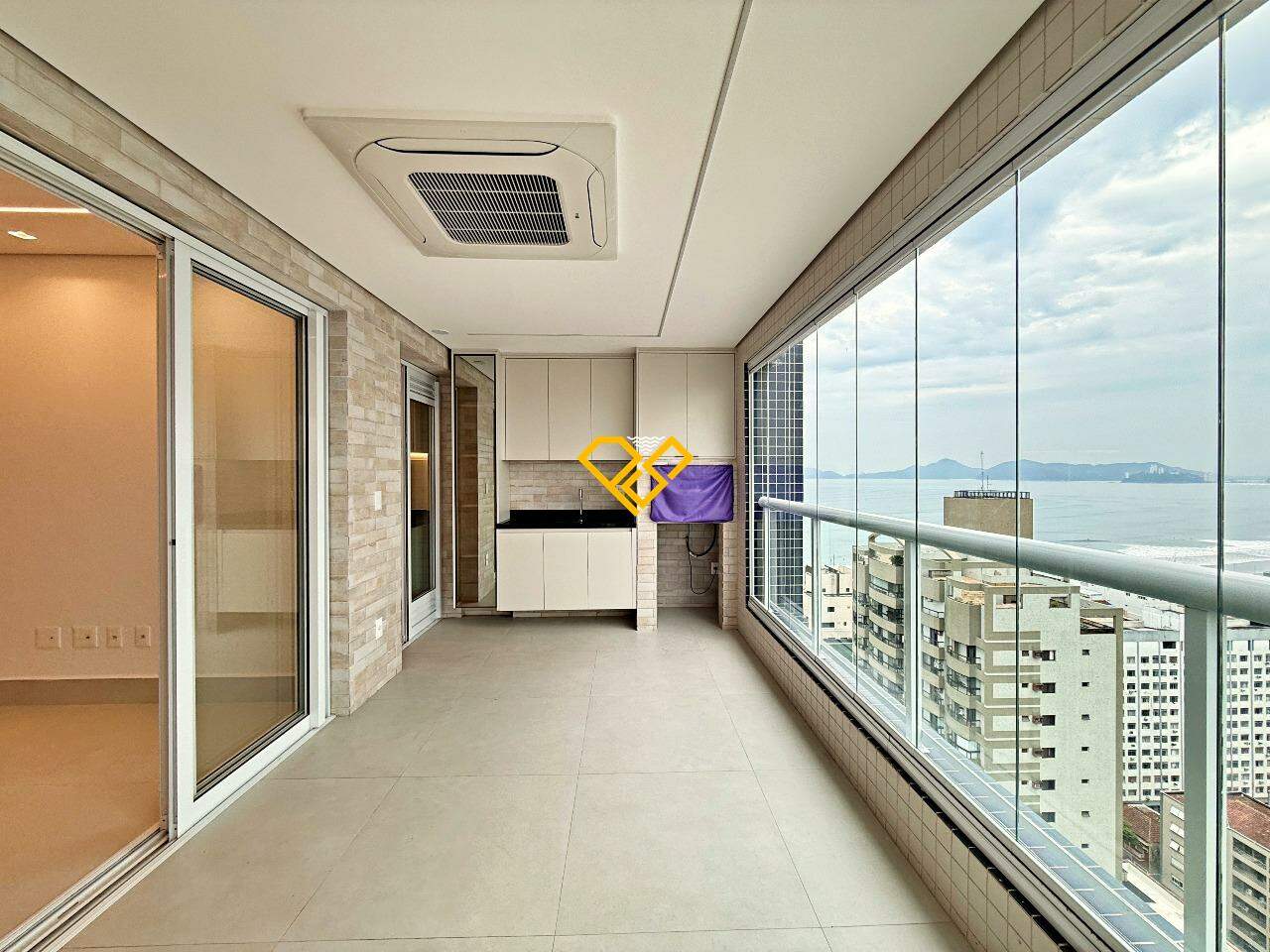 Apartamento à venda no Aparecida: Varanda