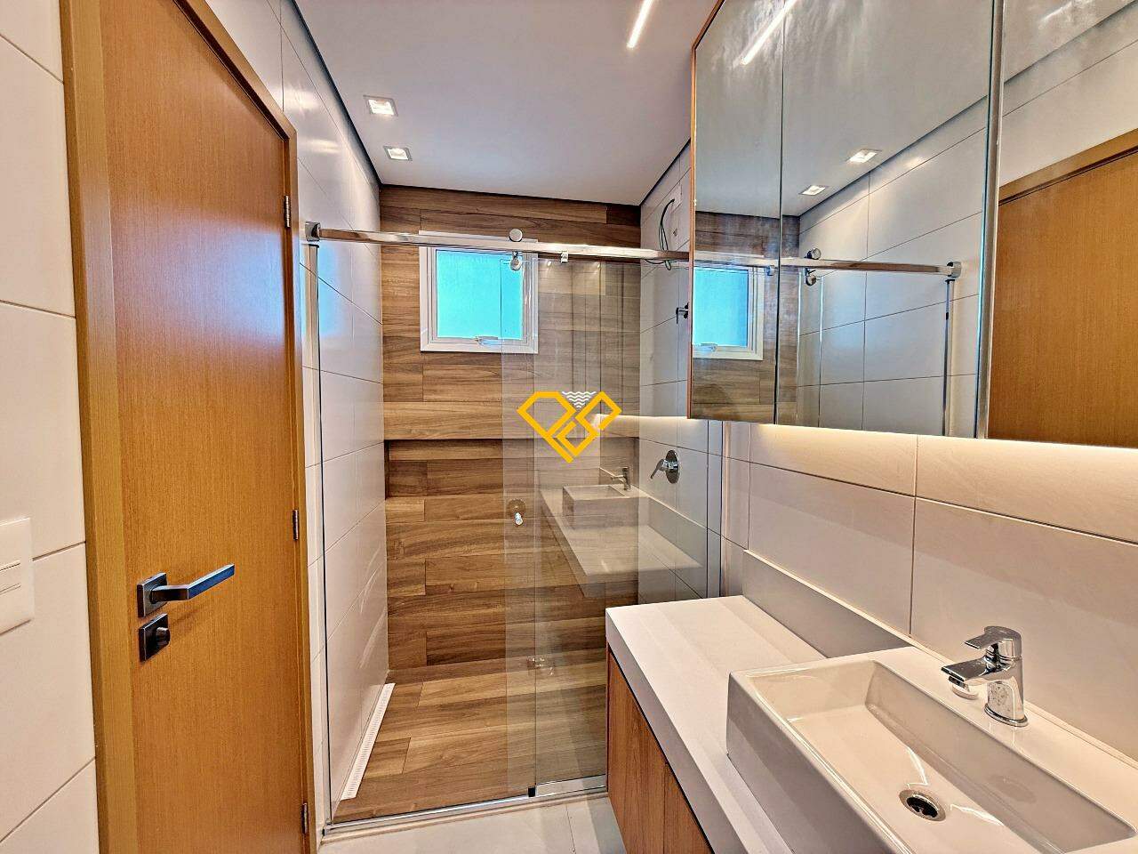 Apartamento à venda no Aparecida: Wc suíte