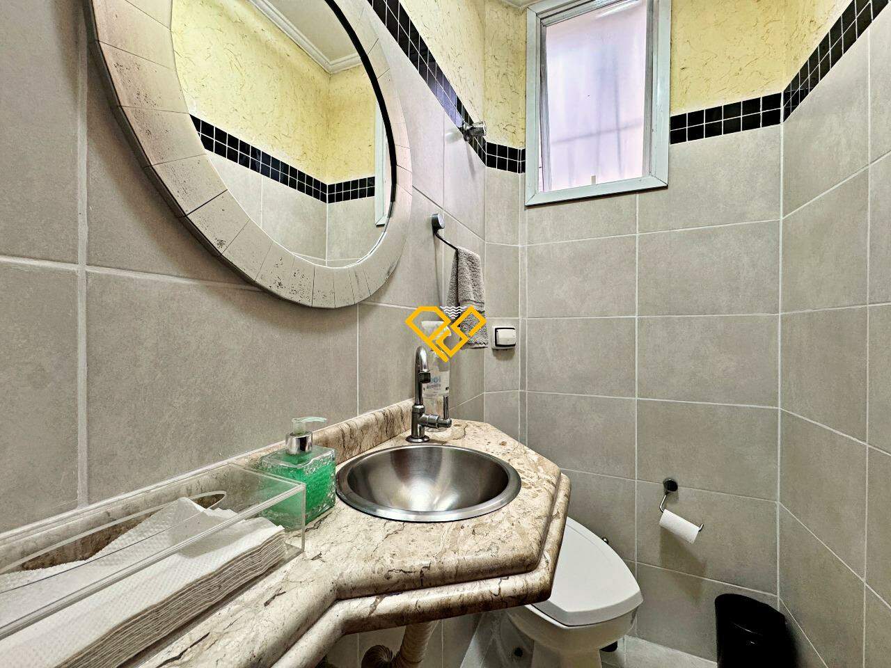 Sobreposta Baixa à venda no Boqueirão: Lavabo