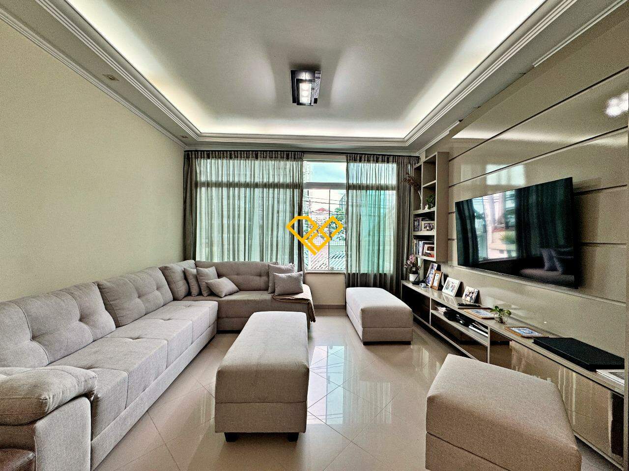 Sobreposta Baixa à venda no Boqueirão: Sala
