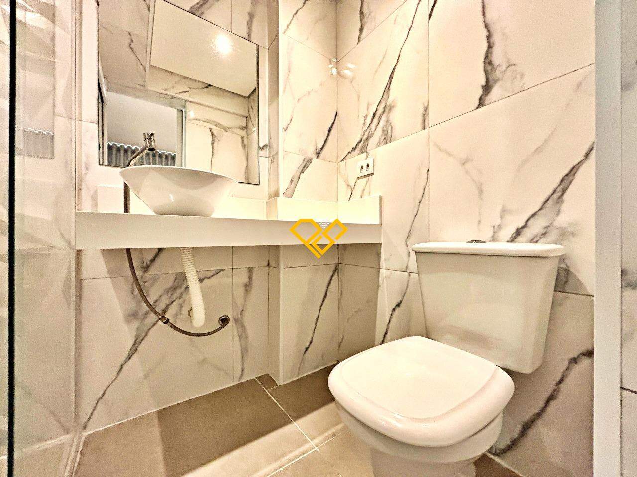 Garden à venda no Gonzaga: Wc de serviço