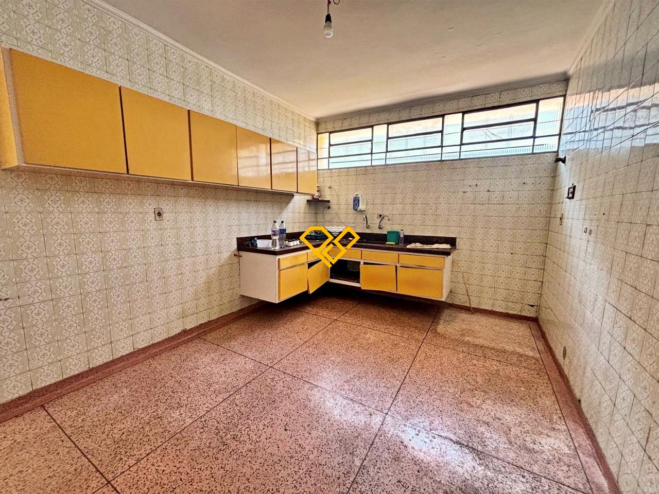 Sobrado à venda no Encruzilhada: 