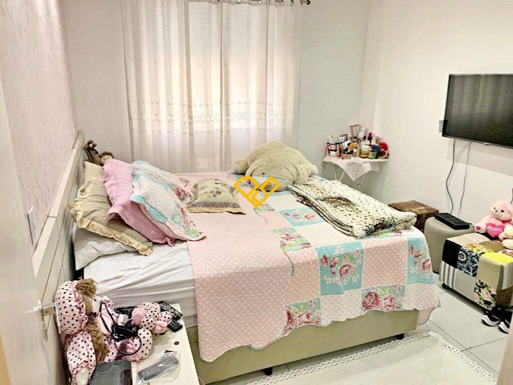 Apartamento à venda no Embaré: Suíte 1