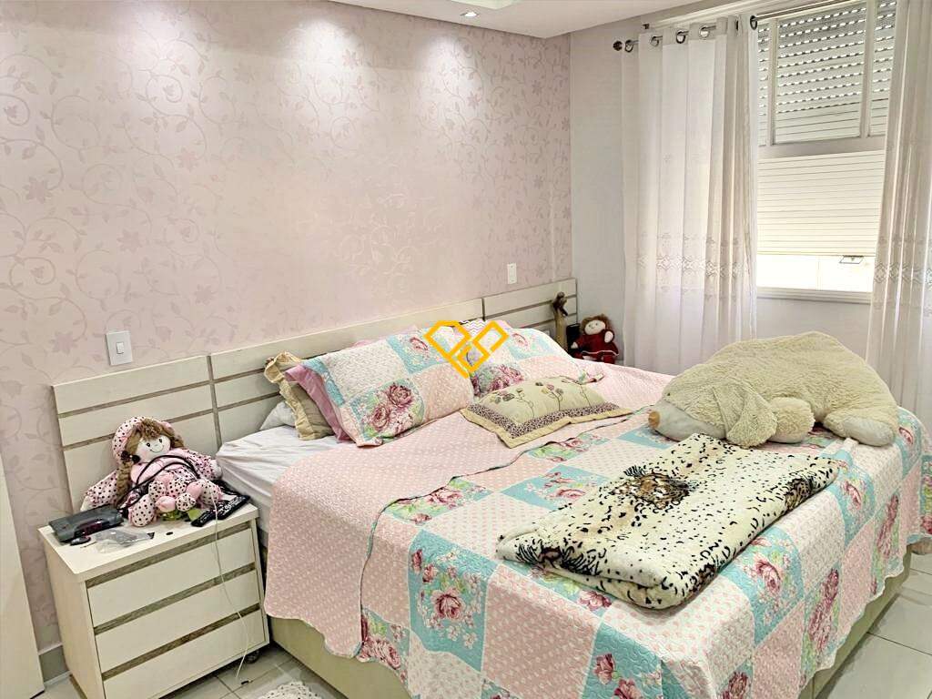 Apartamento à venda no Embaré: Suíte 1