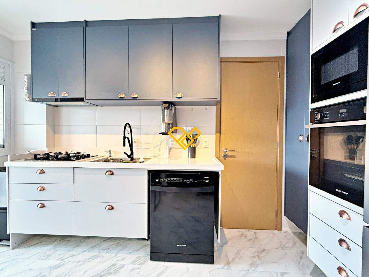Apartamento à venda no Gonzaga: Cozinha