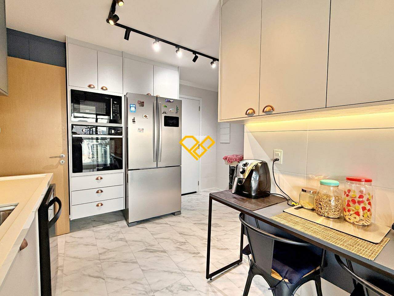 Apartamento à venda no Gonzaga: Cozinha