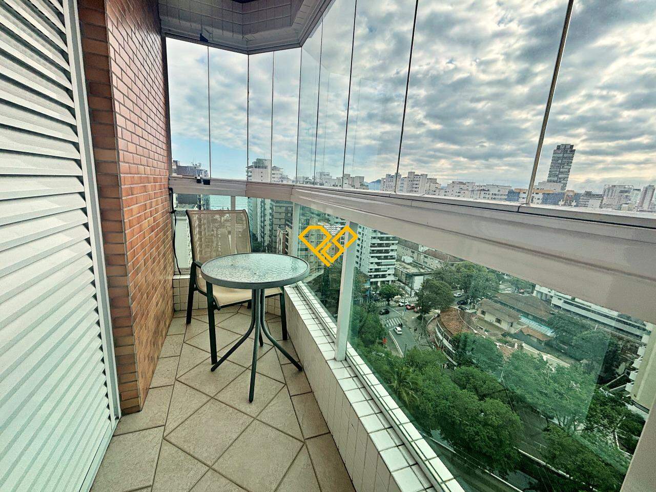 Apartamento à venda no Embaré: Varanda