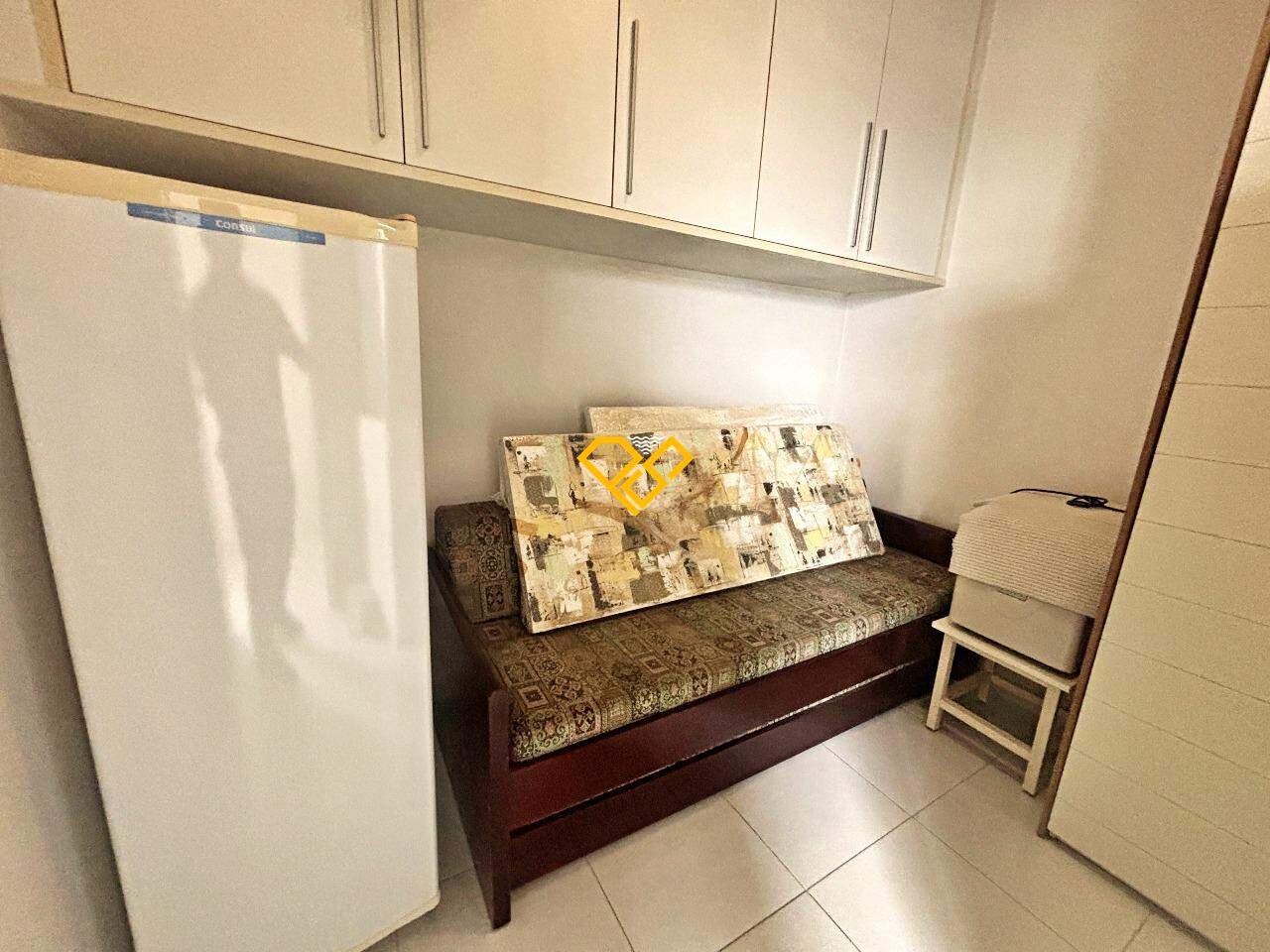 Apartamento à venda no Embaré: Dependência