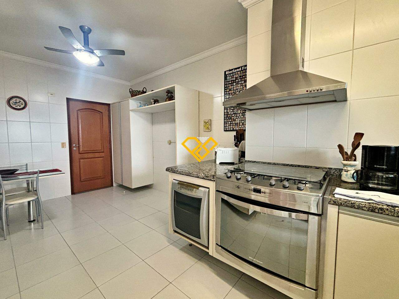 Apartamento à venda no Embaré: Cozinha