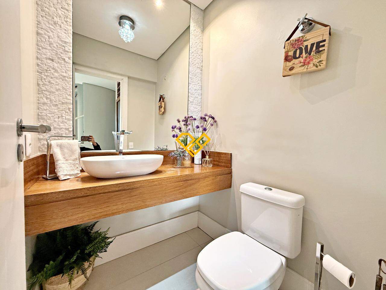 Cobertura à venda no Gonzaga: Lavabo