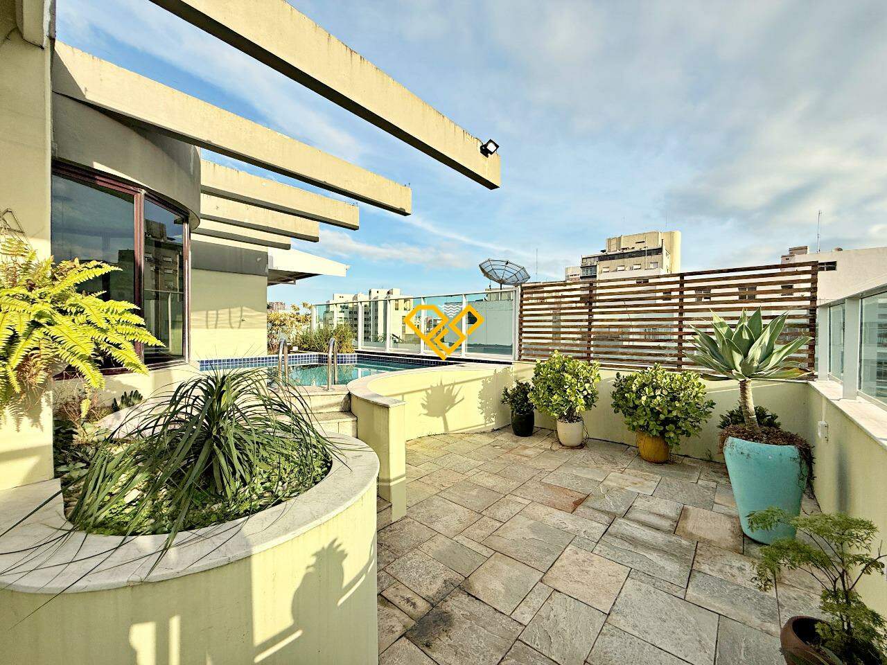 Cobertura à venda no Gonzaga: Área externa