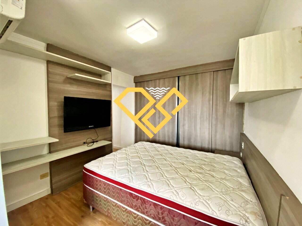 Apartamento à venda no Encruzilhada: SUÍTE