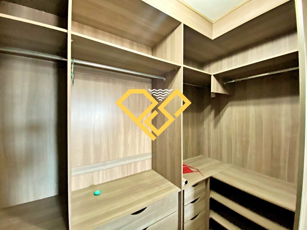 Apartamento à venda no Encruzilhada: CLOSET SUÍTE