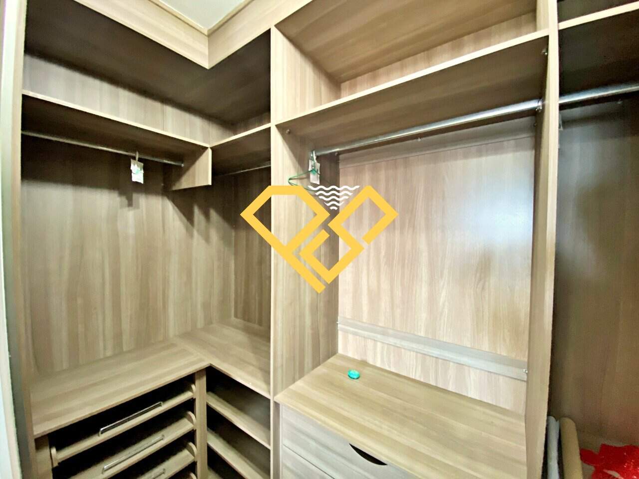 Apartamento à venda no Encruzilhada: CLOSET SUÍTE