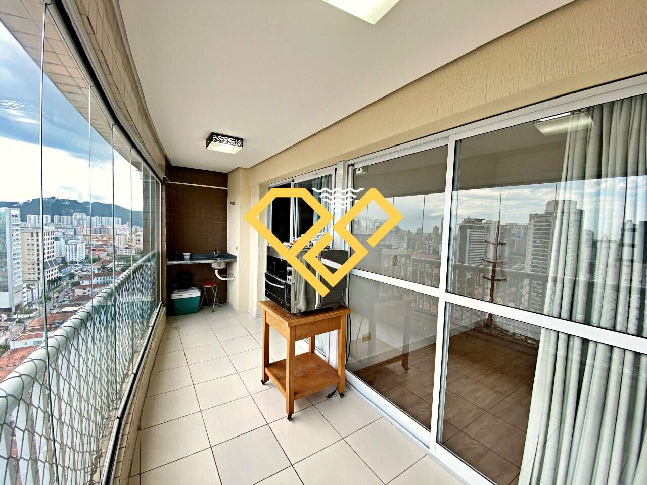 Apartamento à venda no Encruzilhada: VARANDA