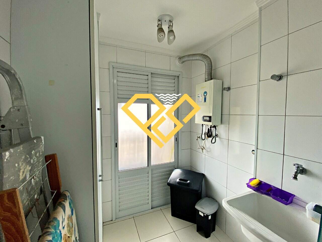 Apartamento à venda no Encruzilhada: ÁREA DE SERVIÇO