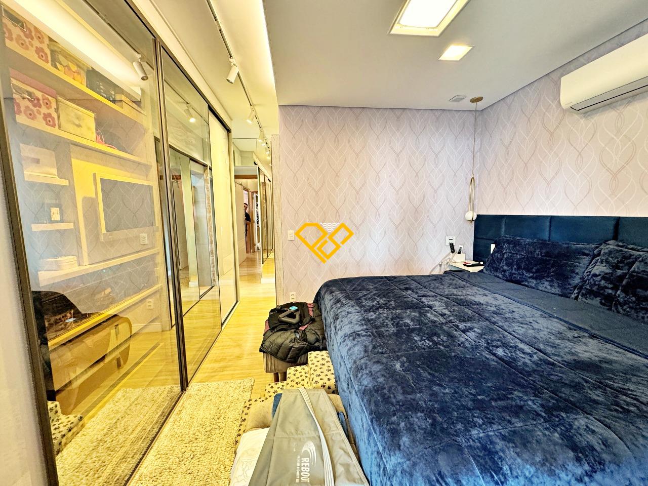 Apartamento à venda no Ponta da Praia: Suíte 1