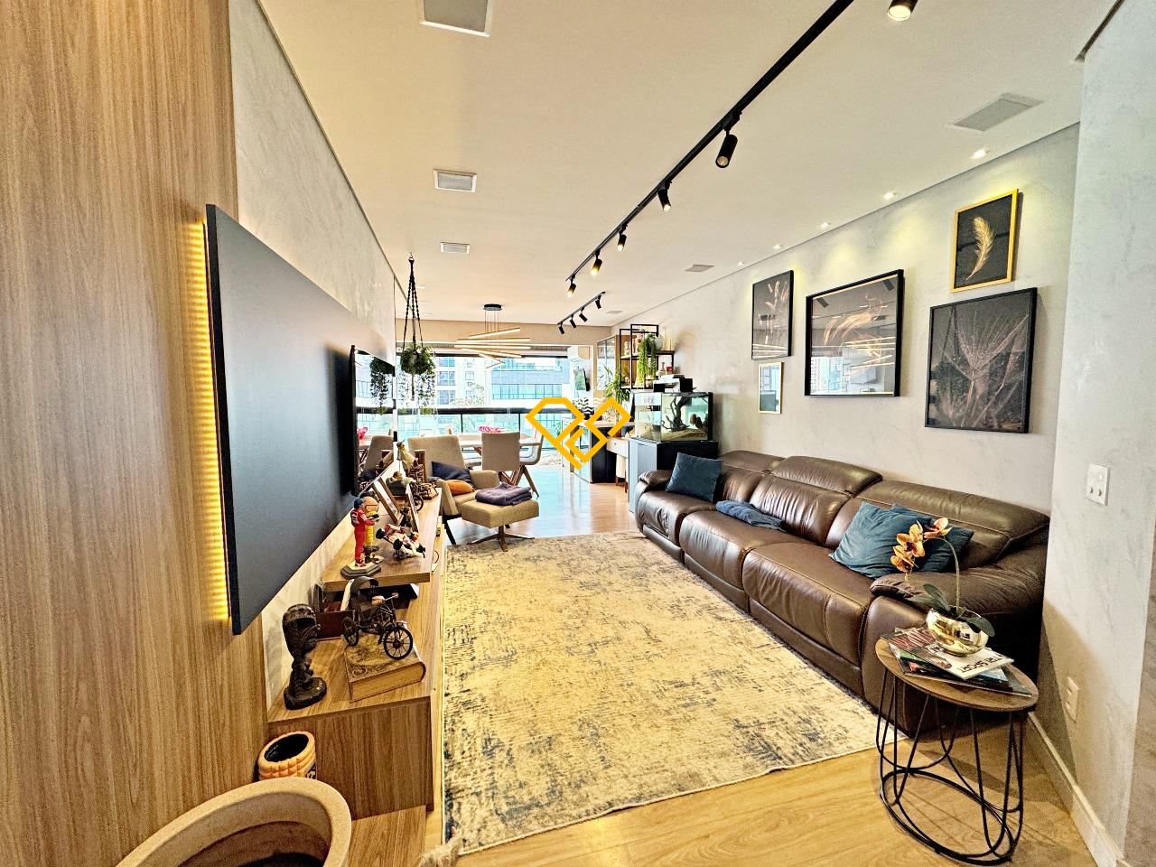 Apartamento à venda no Ponta da Praia: Sala