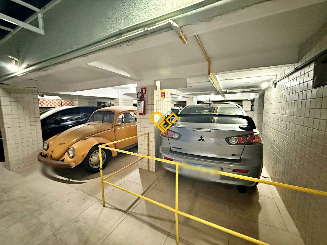 Apartamento à venda no Ponta da Praia: Garagem
