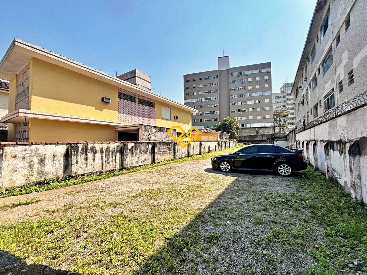 Sobrado para aluguel no Encruzilhada: 