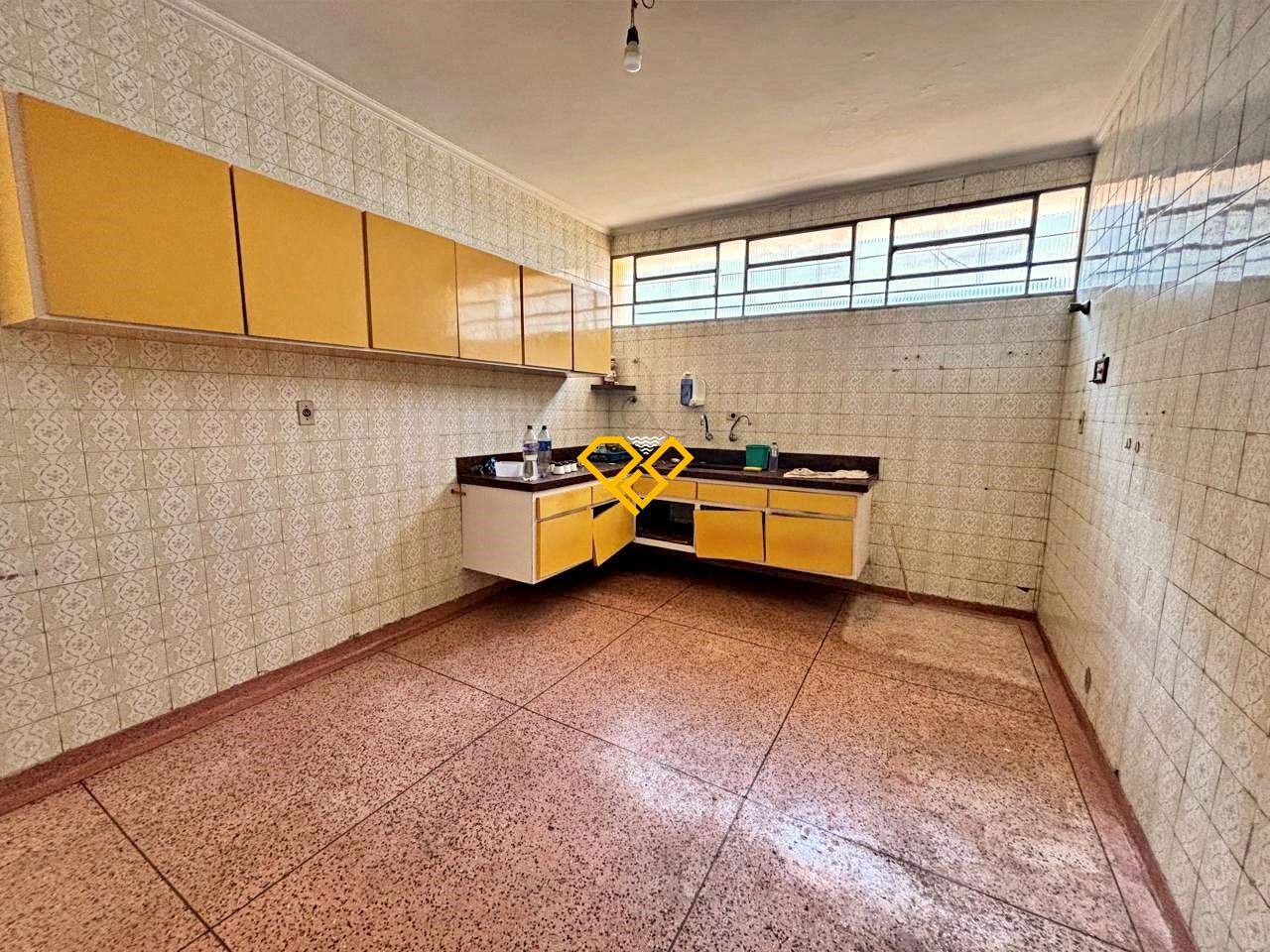 Sobrado para aluguel no Encruzilhada: 