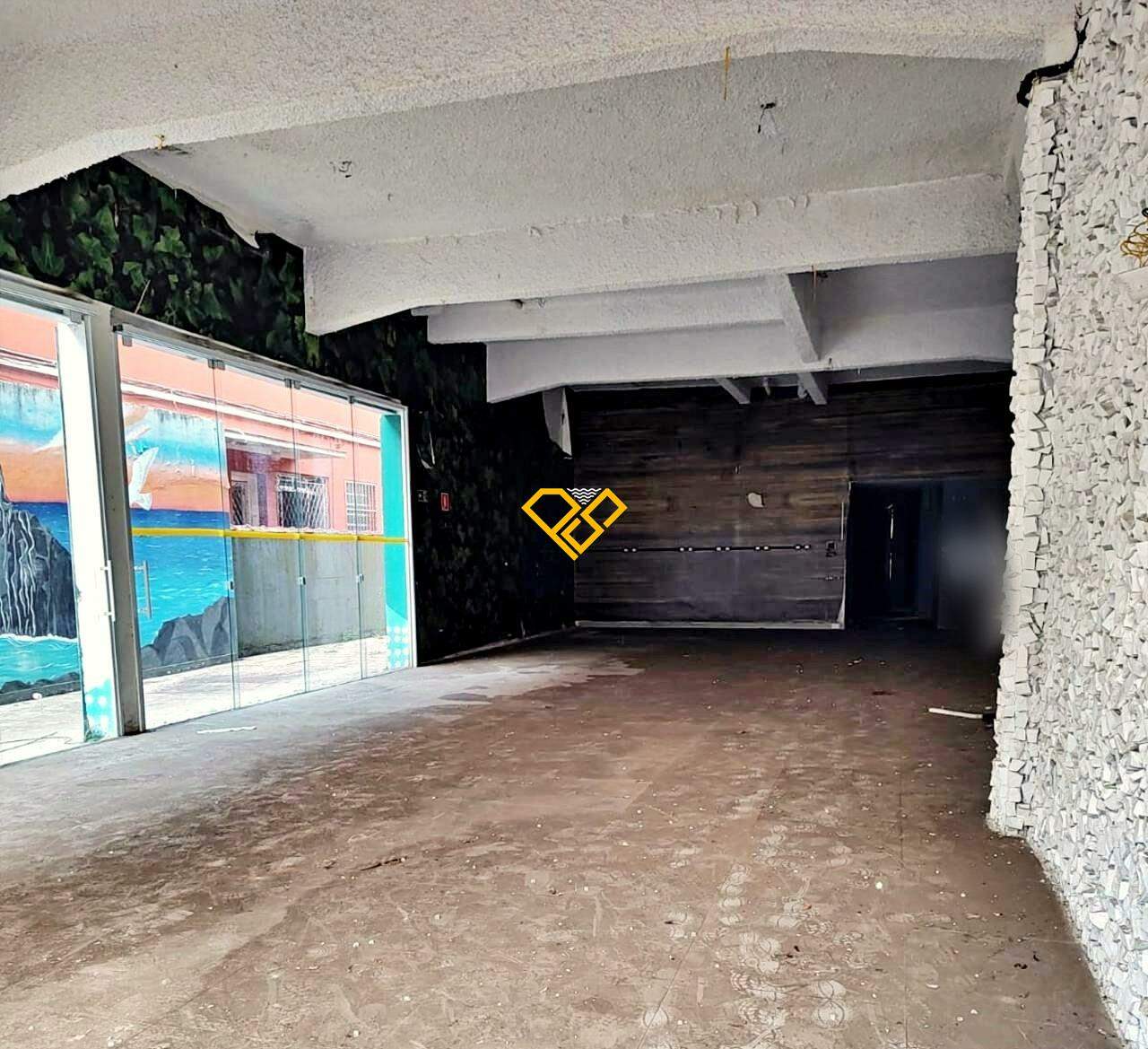 Loja para aluguel no Embaré: 