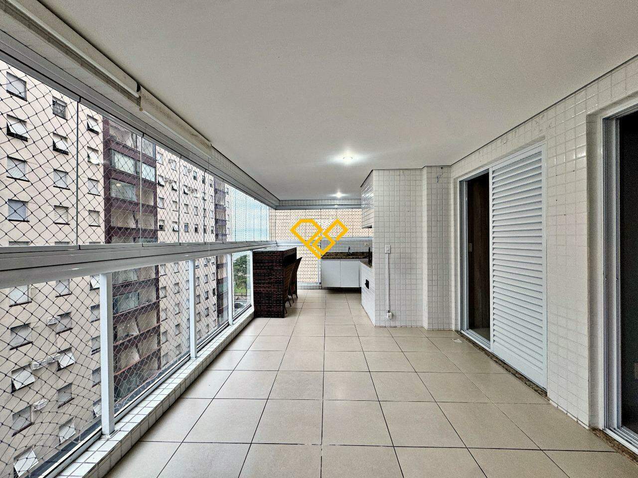 Apartamento à venda no Embaré: Varanda