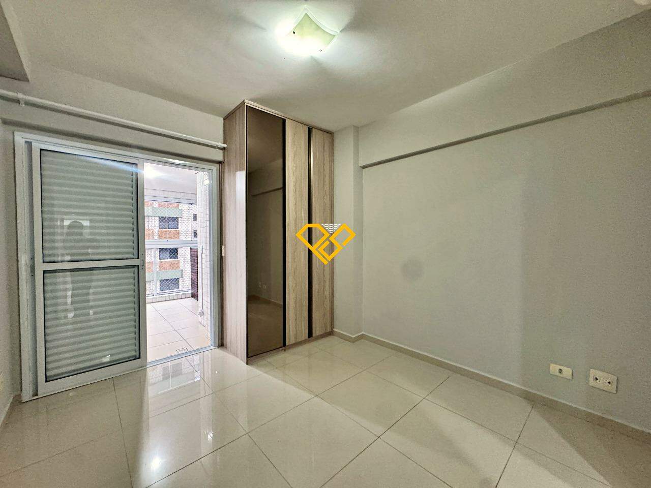 Apartamento à venda no Embaré: Dormitório 2 - suíte