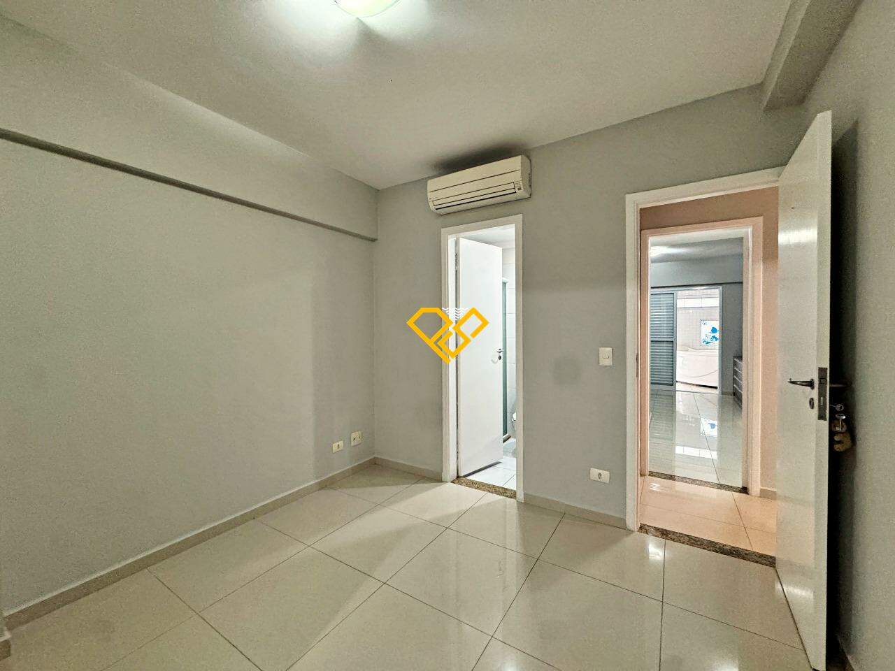 Apartamento à venda no Embaré: Dormitório 2 - suíte