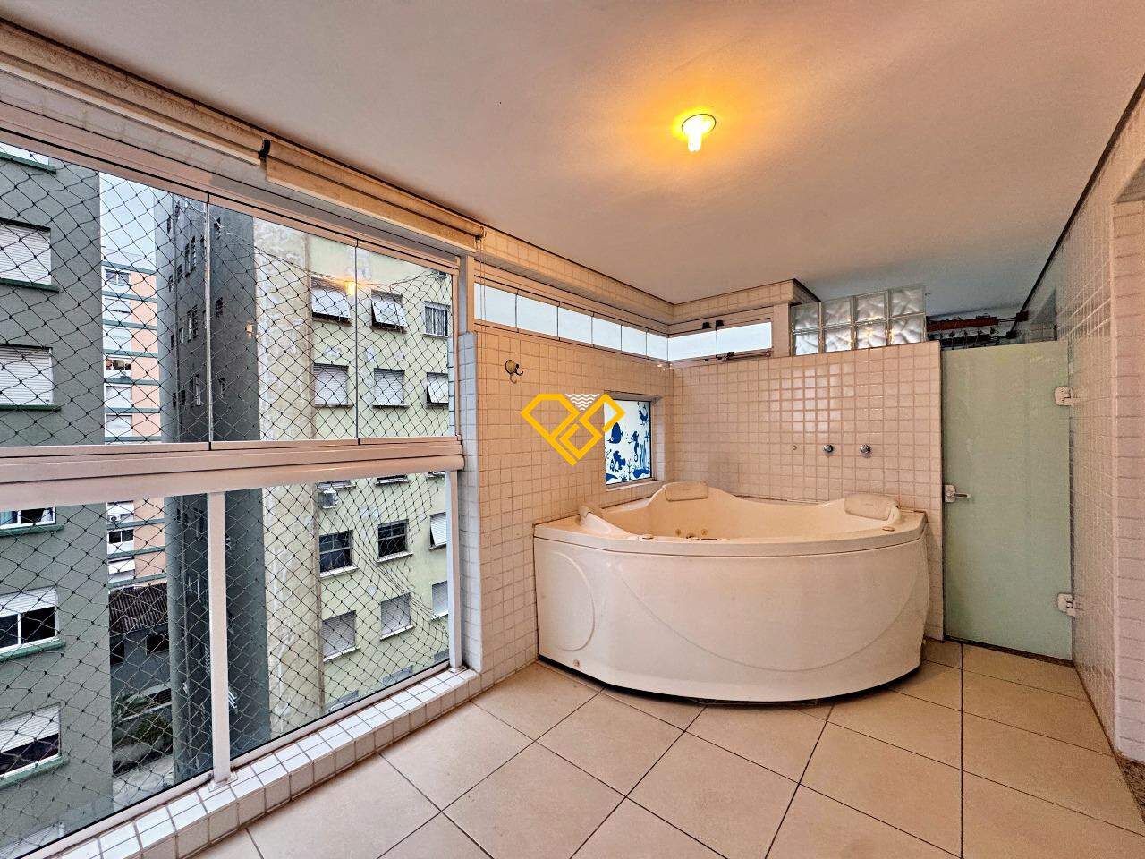 Apartamento à venda no Embaré: Sacada intima Domitório 1