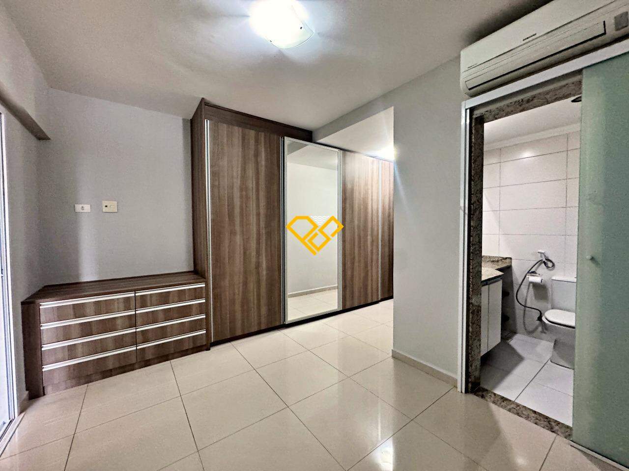 Apartamento à venda no Embaré: Dormitório 1 - suíte