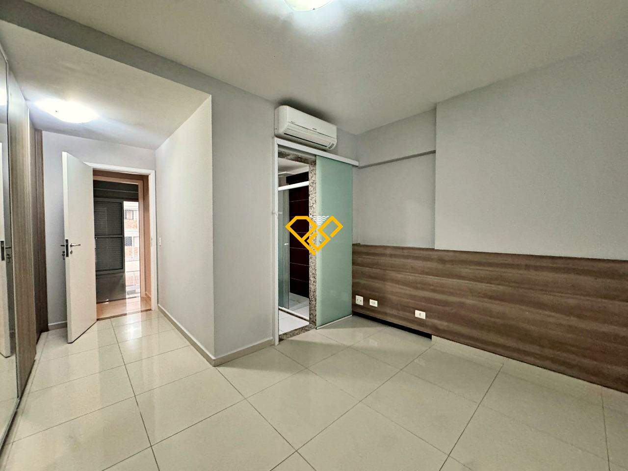 Apartamento à venda no Embaré: Dormitório 1 - suíte