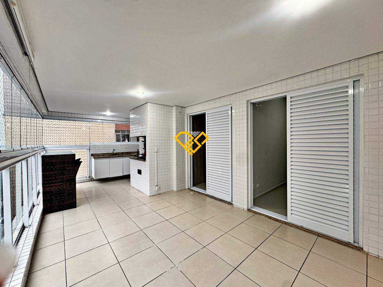 Apartamento à venda no Embaré: Varanda
