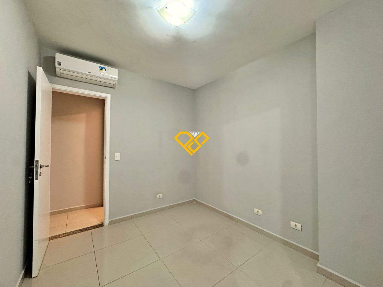Apartamento à venda no Embaré: Dormitório 3