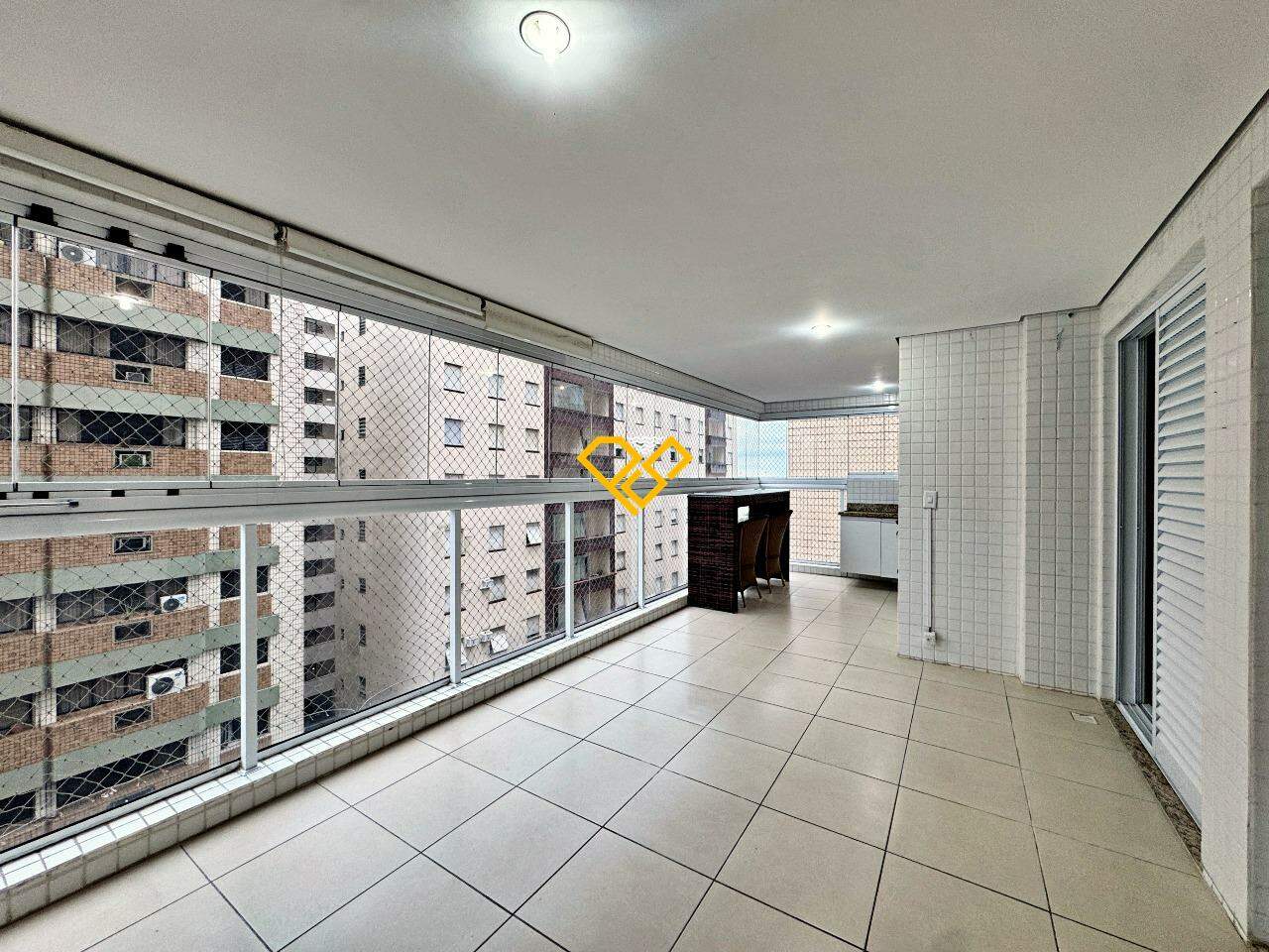 Apartamento à venda no Embaré: Varanda