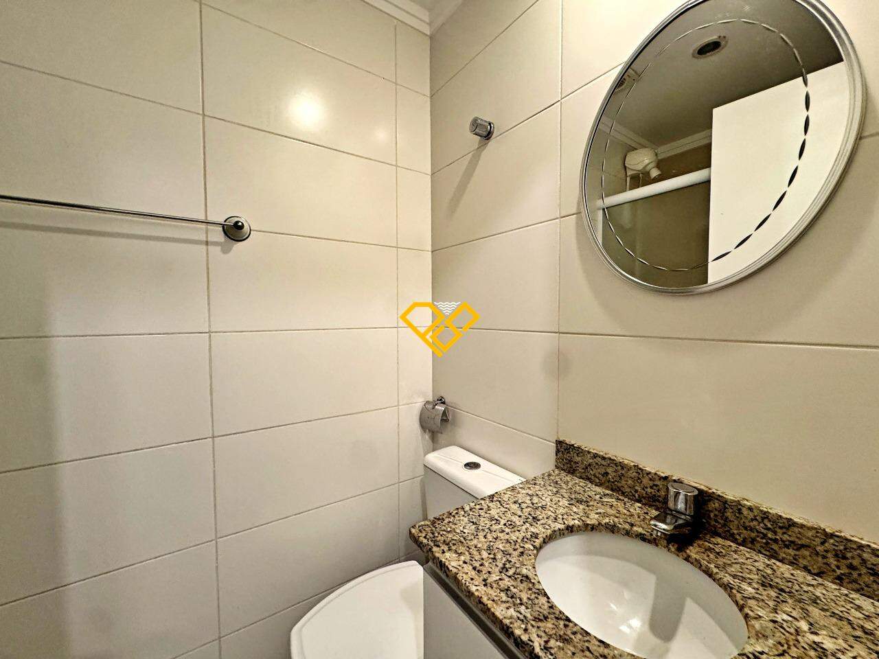 Apartamento à venda no Embaré: Lavabo