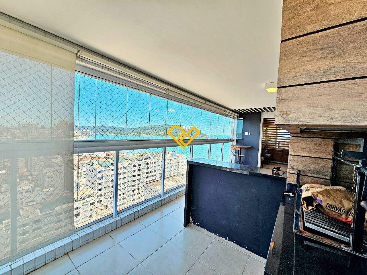 Apartamento à venda no Embaré: Varanda