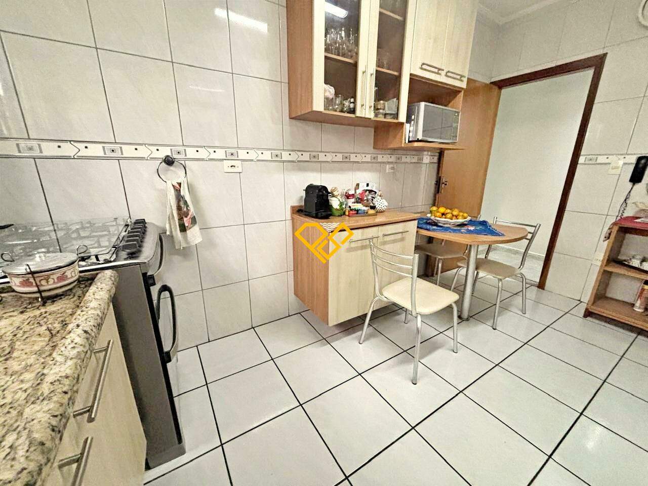 Sobreposta Baixa à venda no Embaré: Cozinha